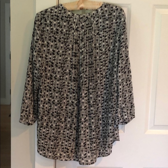 Top - Picture 2 of 2